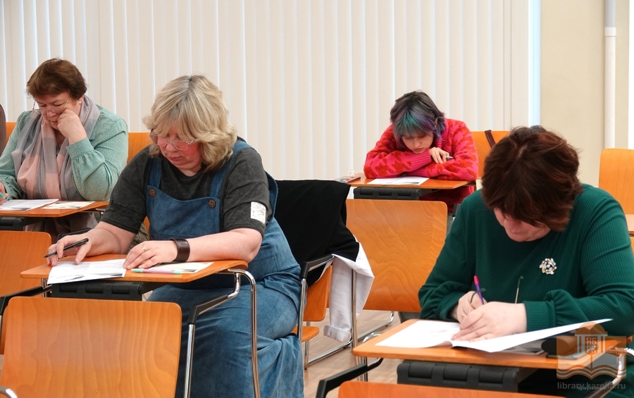 Kirjallisuussanelu 2025 Kansalliskirjastossa