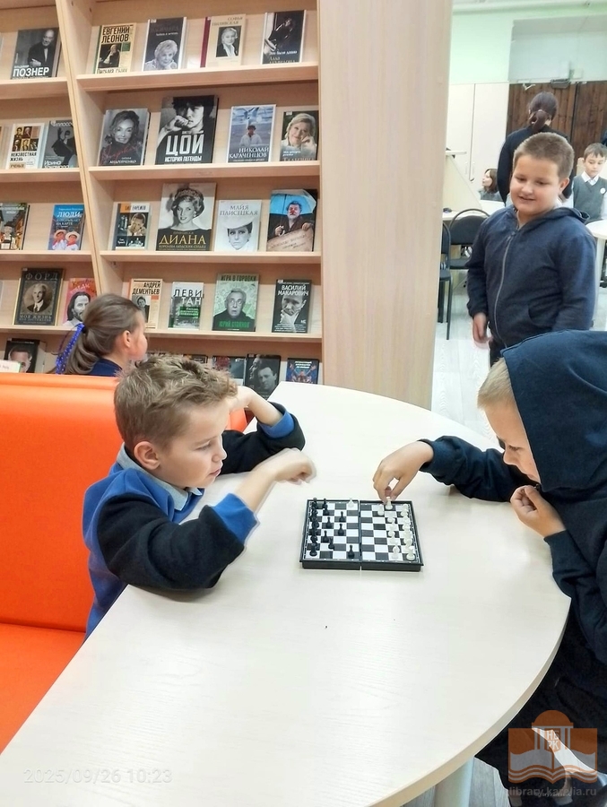 Naistenjärven kylään avattiin uuden sukupolven mallikirjasto