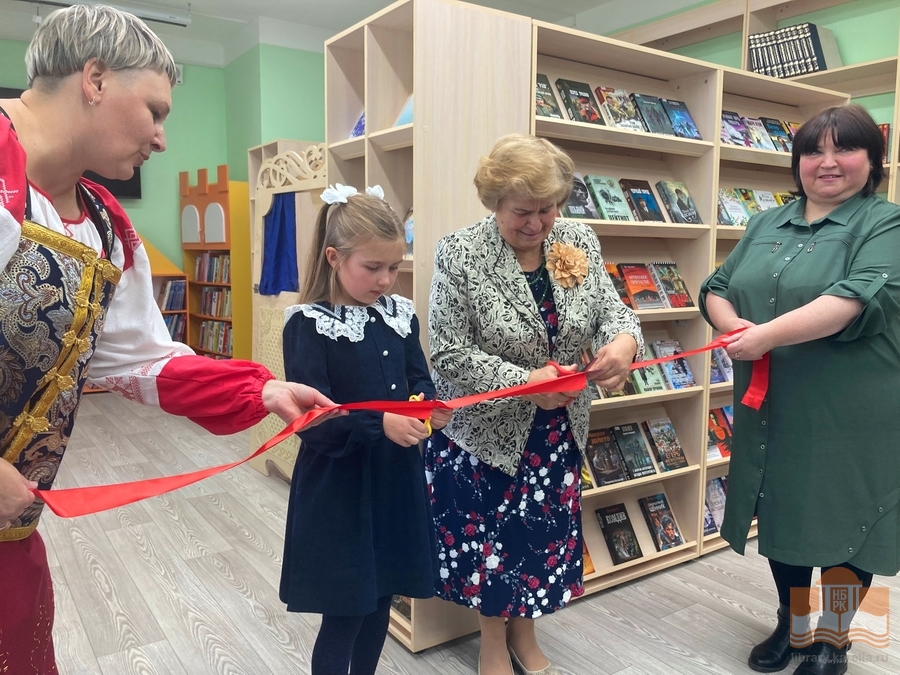 Naistenjärven kylään avattiin uuden sukupolven mallikirjasto
