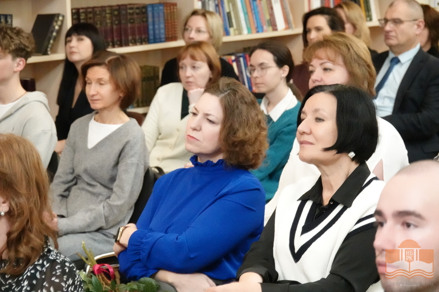 Pavel Sysojevin Hauki sudenhännällä -uuden kirjan esittelytilaisuus