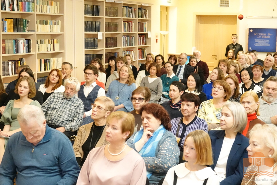 Pavel Sysojevin Hauki sudenhännällä -uuden kirjan esittelytilaisuus