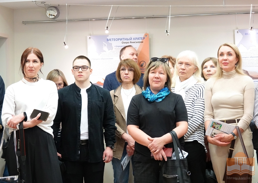 Karjala. Historiaa kivessä –näyttelyn avajaisissa