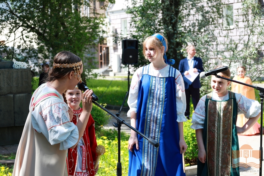 A. S. Puškinin keskikoulun nro 10 opiskelijat