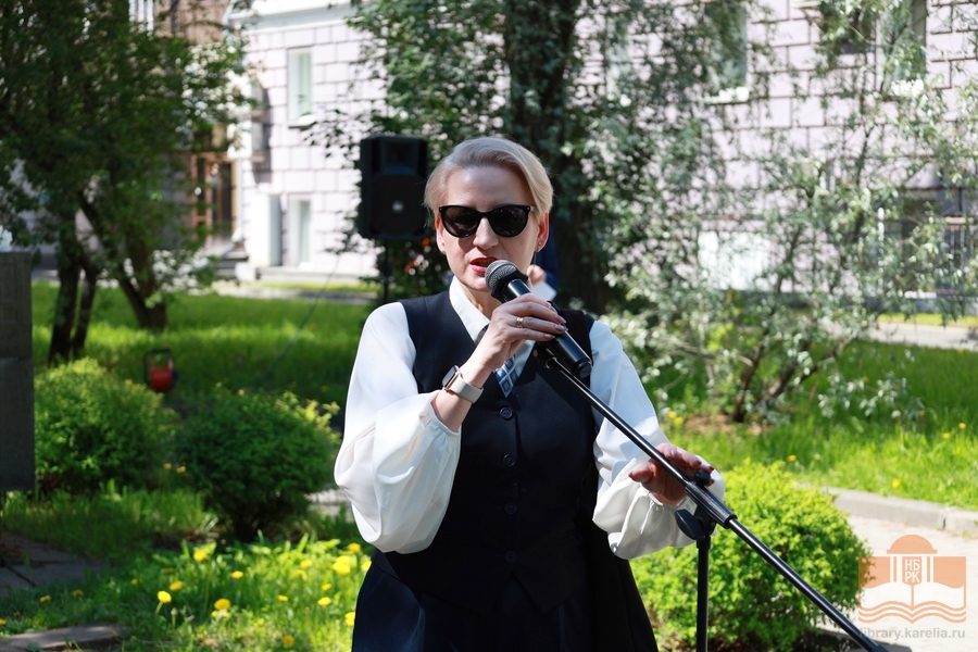 Olga Šarauskene, A. S. Puškinin keskikoulun nro 10 varajohtaja